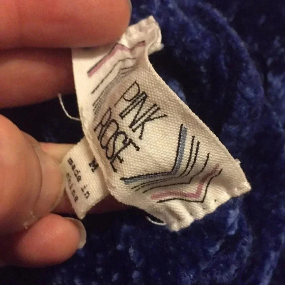 Pink Rose sweater - Picture 2 of 6